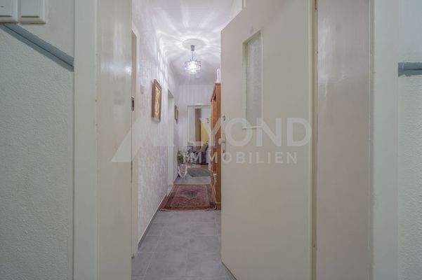 Blick  von Eingang zur FLUR