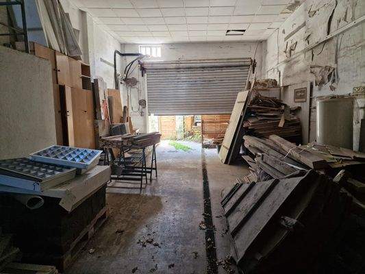 Lage hinter Garage 2