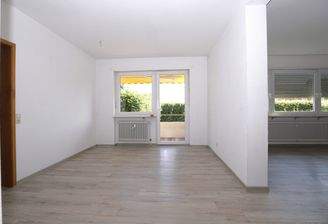 Esszimmer mit Balkonzugang