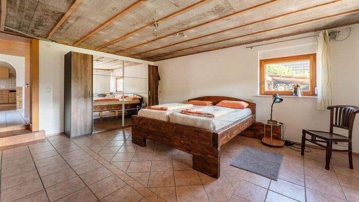 Schlafzimmer im Erdgeschoss (Neubau)