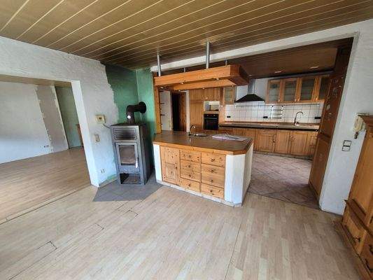 5 Küche Wohn- Esszimmer weitere Ansicht.jpg