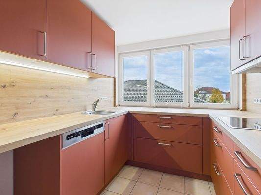 Neuwertige Einbauküche inklusive