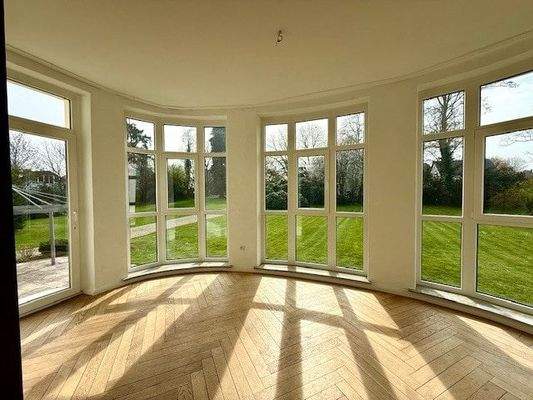 Lichtdurchfluteter Wintergarten