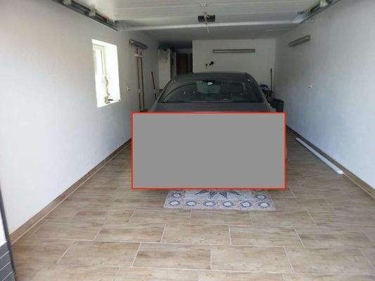 Mit Ornamenten geflieste Garag