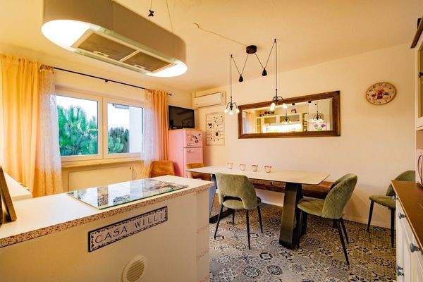 Zweitküche mit zusätzlichem Essbereich 