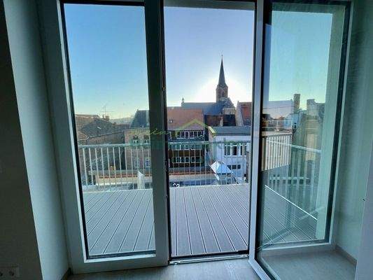 Blick aus dem Wohnbereich