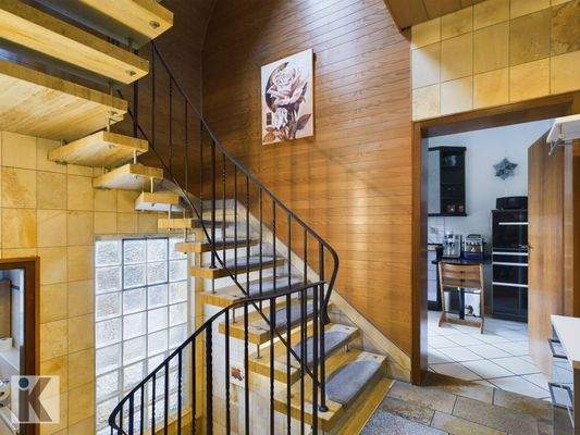 Treppenhaus ins Dachgeschoss