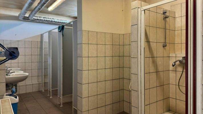 Sanitärraum für Personal