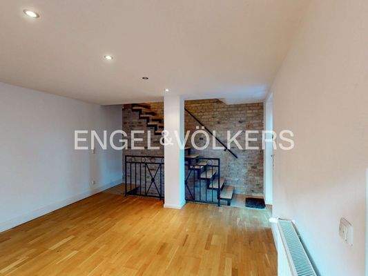 Das Haus erstreckt sich auf drei Stockwerke