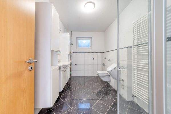 UG: Einliegerwohnung Bad