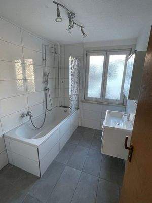 Modernes Tageslichtbad