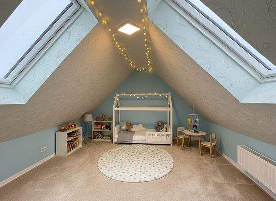 Dachgeschoss Zimmer 2 - digital generiert