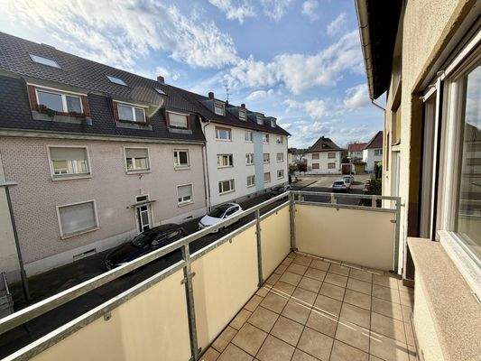 Balkon Straßenseite