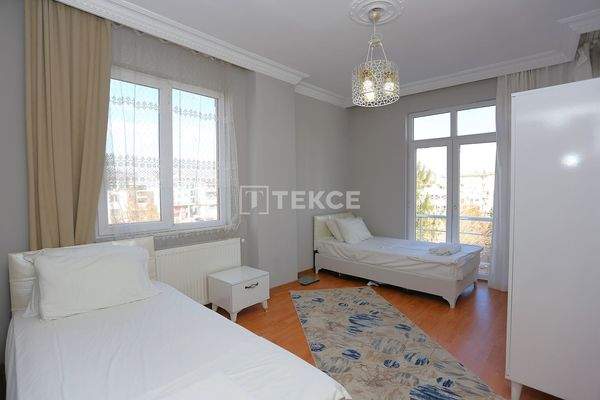 Furnished Apartment in a Complex with Parking Lot in Antalya