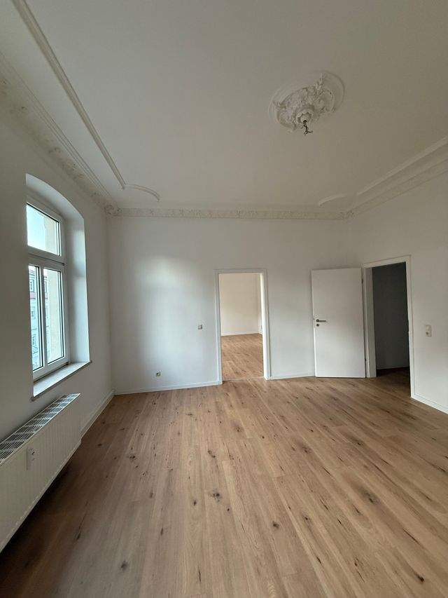 Neu sanierte 4 Raum Wohnung mit 2 Bädern, Stuckdecken ab sofort zu vermieten Wilkau-Haßlau - Foto 4