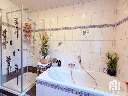 Badezimmer EG, Bild 2