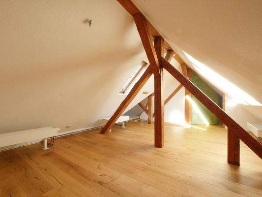  Dielung im SPITZBODEN-ZIMMER