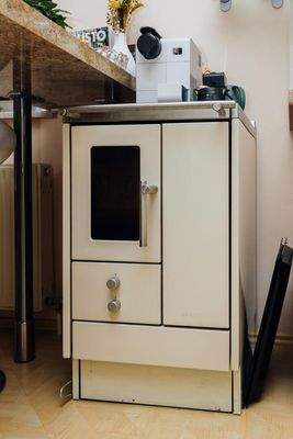 ... mit kleinem Tischherd