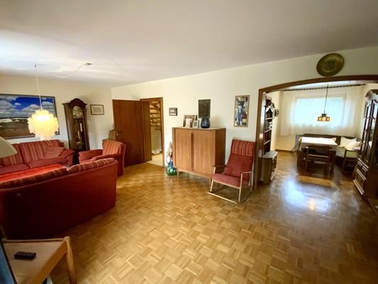 Wohn-/ Esszimmer