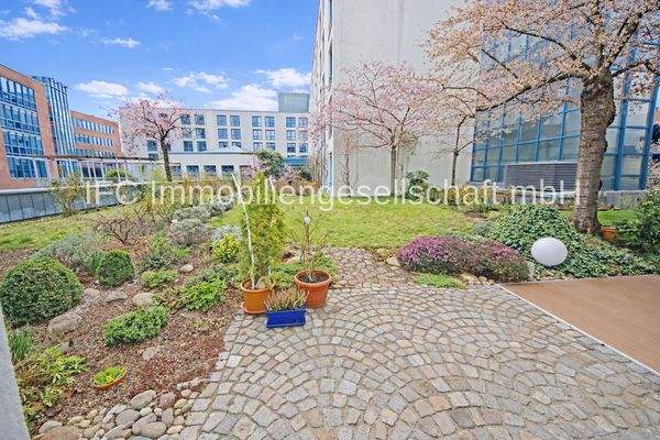 angrenzende Terrasse