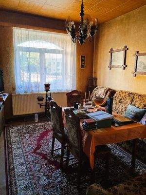 Wohnraum im Hochparterre