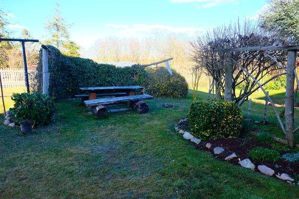 08 Garten mit Freisitzfläche.JPG