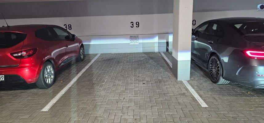 Tiefgaragenplatz im Parkhaus 