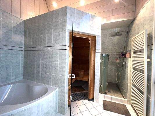 Wellnessbereich im OG.JPG