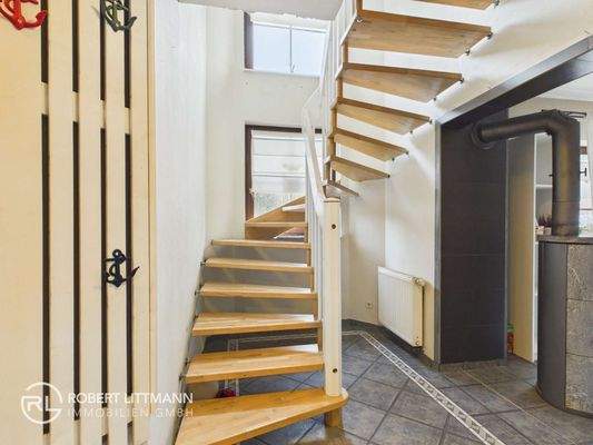 Treppe zum Obergeschoss