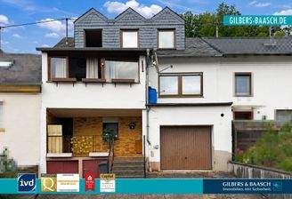 Solides Einfamilienhaus mit Garage und separatem Garten