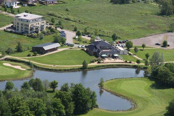 Stadtvilla und Clubhaus