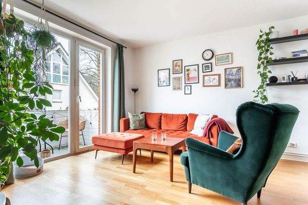 Wohnbereich mit Balkonzugang