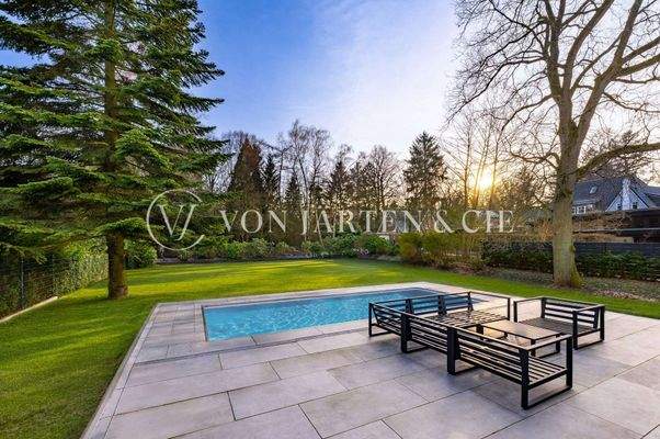 Garten und Terrasse mit Pool