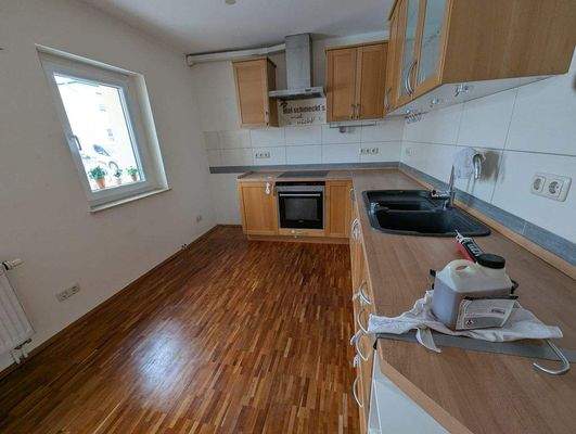 Küche mit Einbauküche