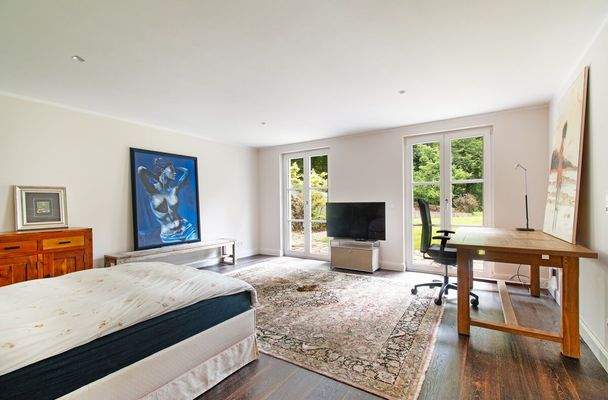 Elegantes Zimmer mit Gartenzugang und viel Lichtei