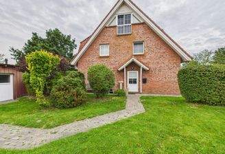 Seitenansicht vom Parkplatz