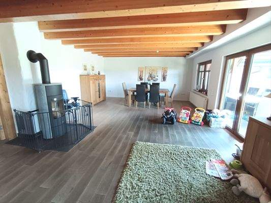 Wohn- Esszimmer mit Zugang Terrasse