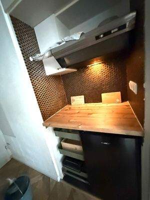 Küchenelement mit Kühlschrank