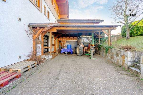 Wohnung 1_Carport &amp; Garage