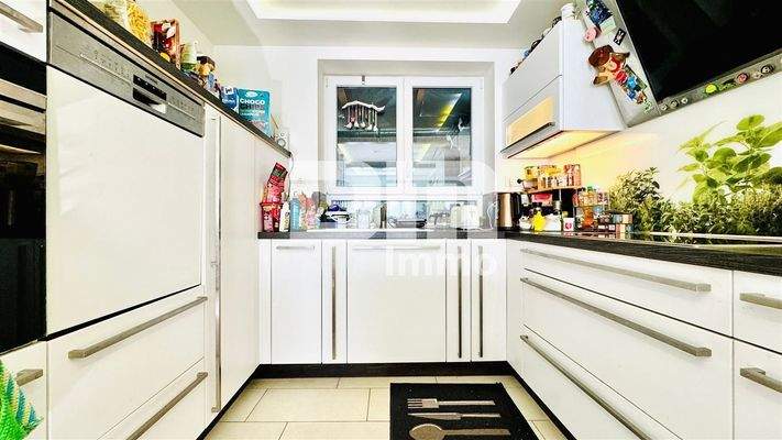 EG Wohnküche mit Einbauküche