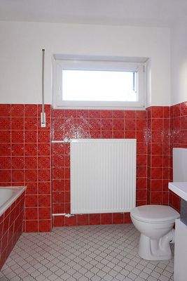 Tageslichtbad mit Badwanne