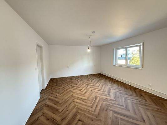 Elternschlafzimmer mit Zugang zum Bad 