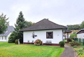 Die Straßenansicht der Immobilie