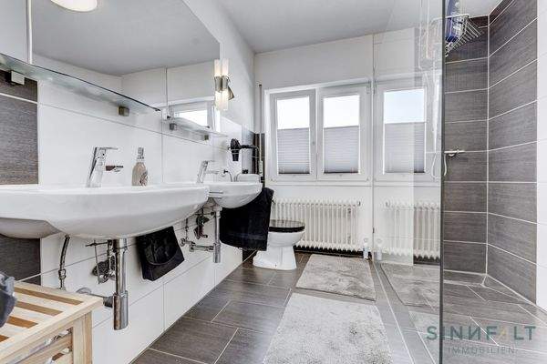 Eines der Bäder im Wohnhaus