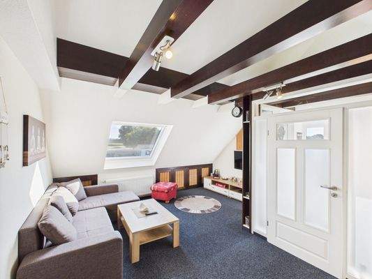 CAM03784G0-PR0076-STILL047