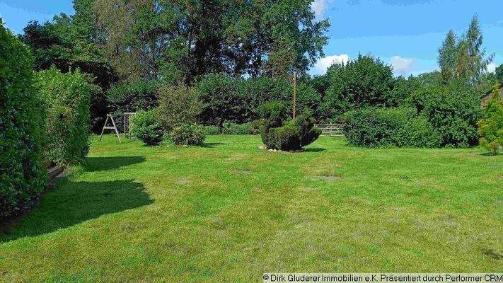 weitläufige Gartenanlage