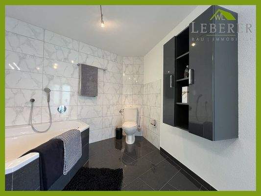 Helles Tageslichtbad OG