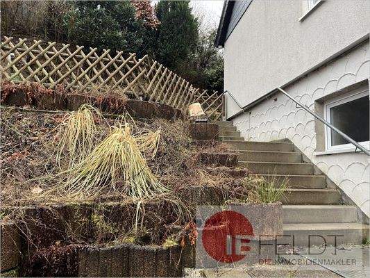 Ansicht Terrasse und Treppenaufgang