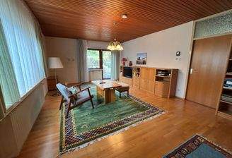 mit Ausgang zur Terrasse