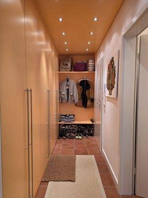 Diele mit Einbauschränken